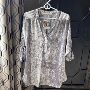 Lola and Sophie grey silkie shirt